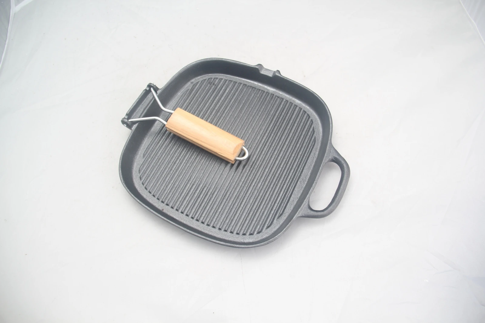 Cast iron foldable grill pan