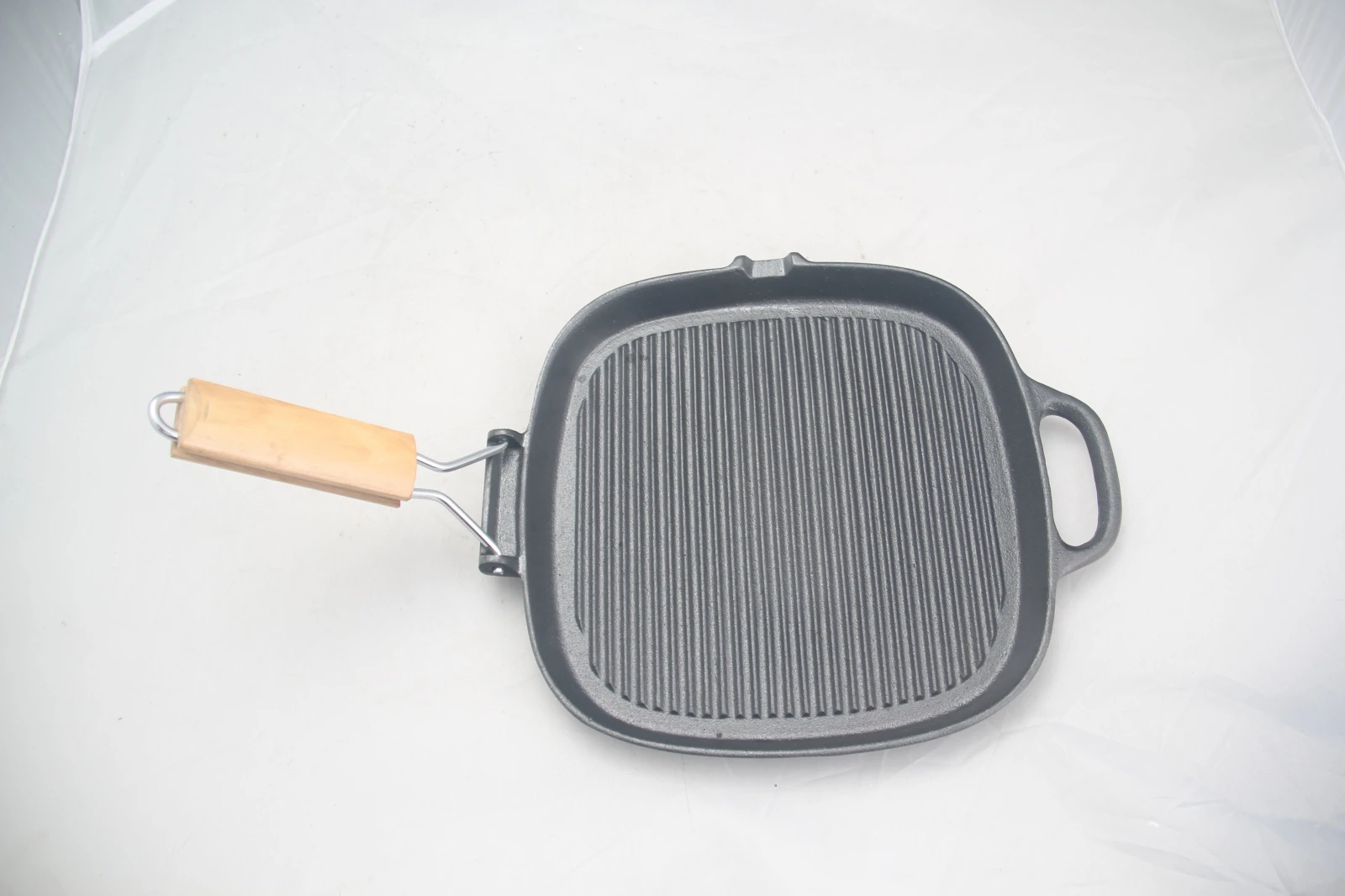 Cast iron foldable grill pan