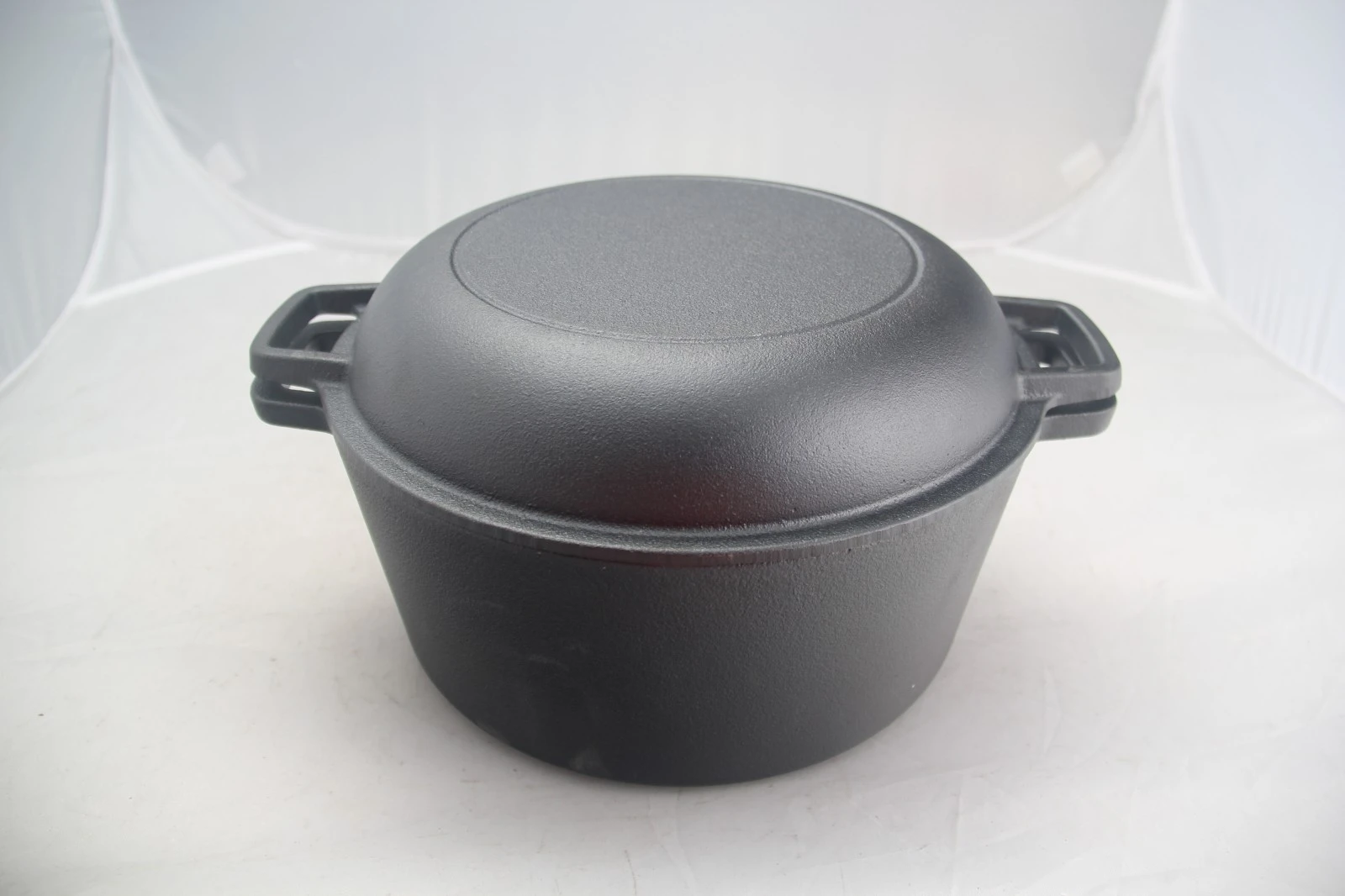 Cast Iron Round Dutch Oven